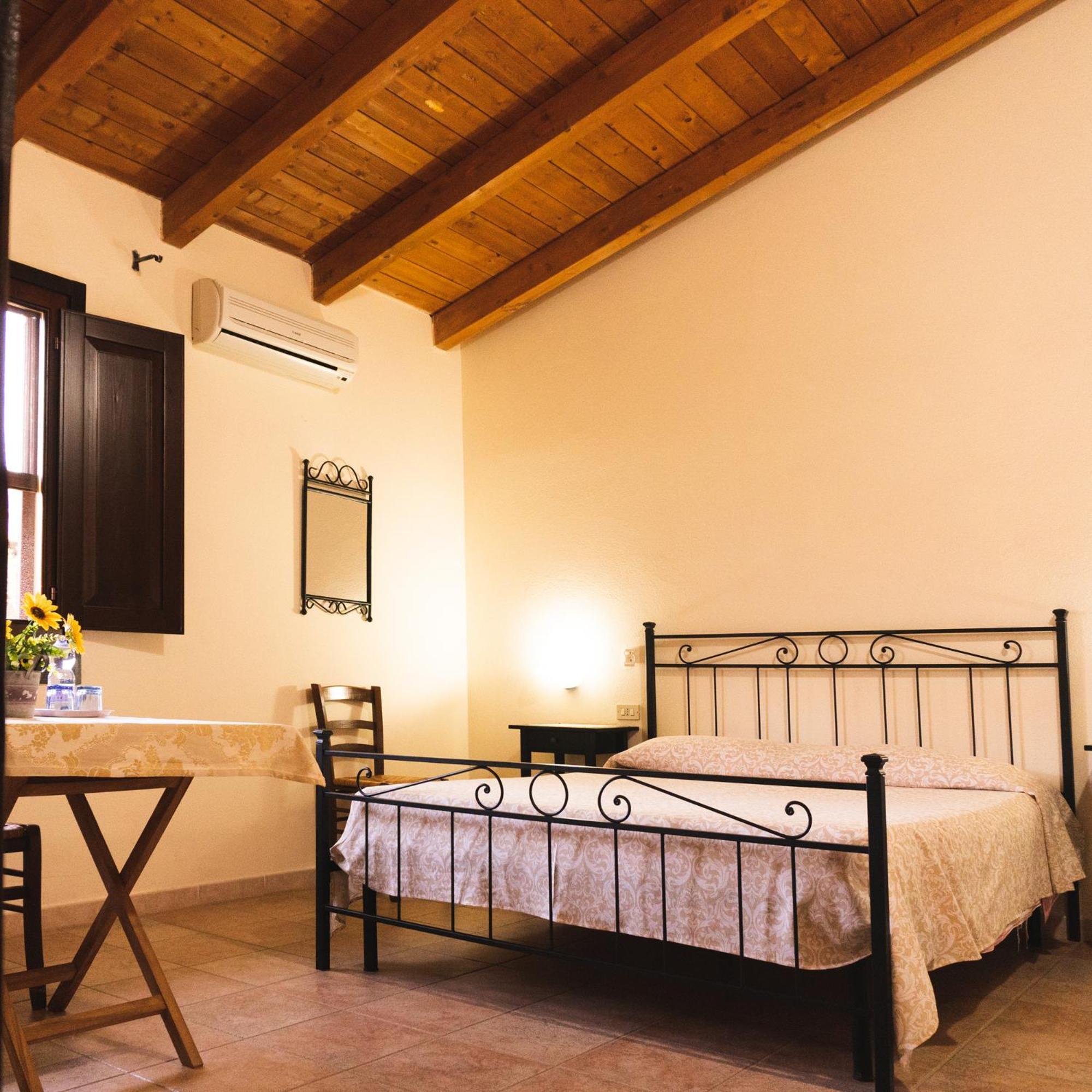 Agriturismo Il Ginepro Fluminimaggiore Exterior photo
